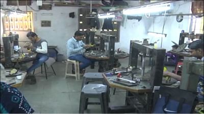 Video: ભાવનગરમાં હીરા ઉદ્યોગને લાગ્યુ મંદીનું ગ્રહણ, વેપારીઓએ કરી રાહત પેકેજની માગણી