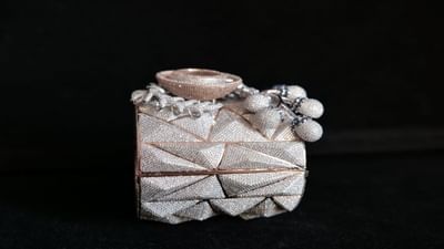 Video : સુરતના જ્વેલર્સે હોંગકોંગનો રેકોર્ડ તોડ્યો, 17 હજારથી વધુ રિયલ ડાયમંડનું સિંગલ વોચ બ્રેસલેટ બનાવ્યુ, જાણો શું છે તેની ખાસિયત