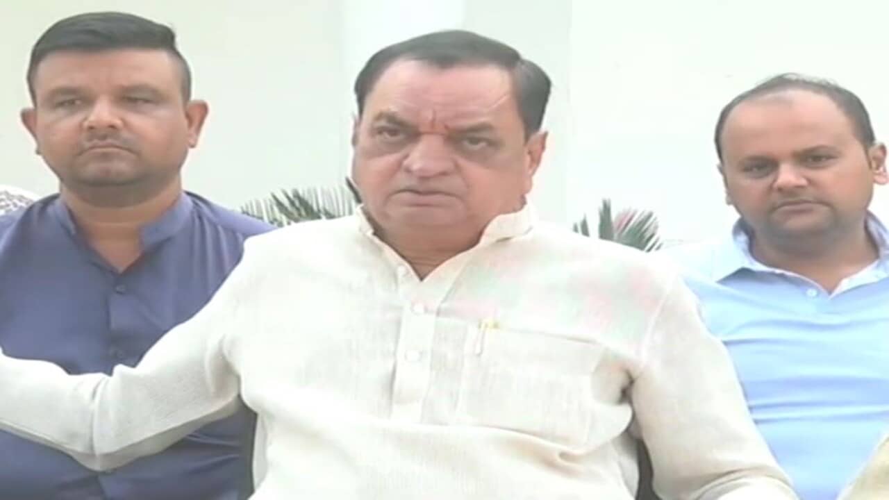 Video: બરોડા ડેરીના ચેરમેન પદેથી દિનેશ પટેલ ઉર્ફે દીનુ મામાએ આપ્યુ રાજીનામુ