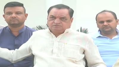 Video: બરોડા ડેરીના ચેરમેન પદેથી દિનેશ પટેલ ઉર્ફે દીનુ મામાએ આપ્યુ રાજીનામુ Video: બરોડા ડેરીના ચેરમેન પદેથી દિનેશ પટેલ ઉર્ફે દીનુ મામાએ આપ્યુ રાજીનામુ