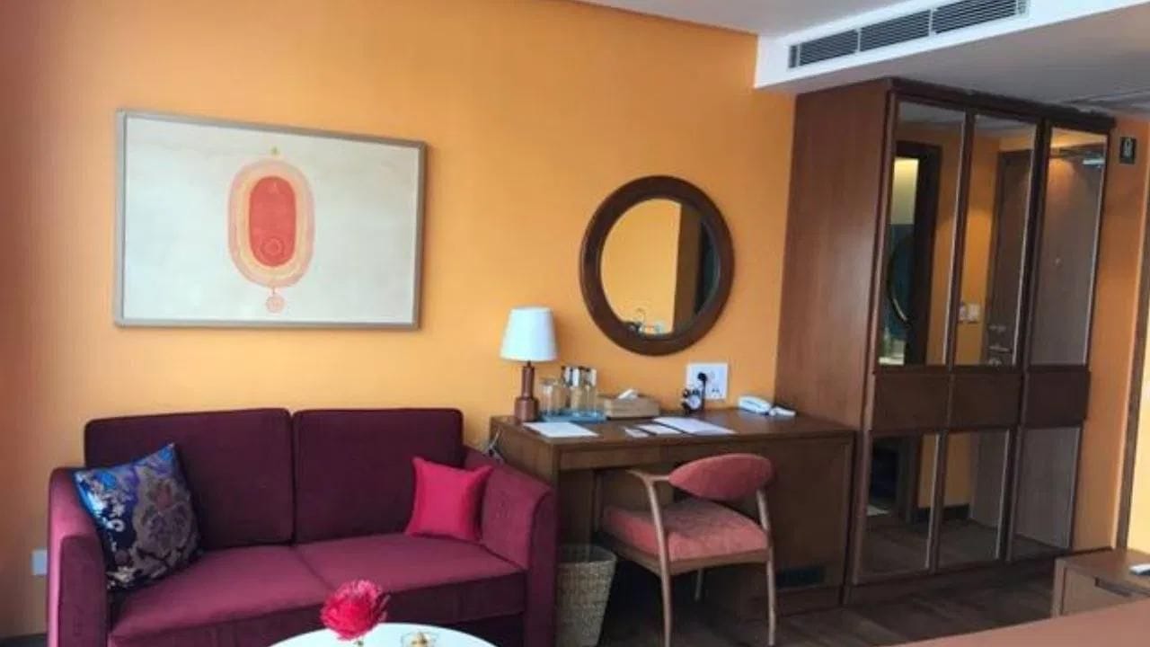 આ લાંબી યાત્રામાં MV ગંગા વિલાસ ક્રૂઝ પટના, સાહિબગંજ, કોલકાતા, ઢાકા અને ગુવાહાટી જેવા 50 પ્રવાસન સ્થળો પરથી પસાર થશે. તેની યાત્રા 13 જાન્યુઆરીએ વારાણસીથી શરૂ થશે અને 1 માર્ચે તે તેના ગંતવ્ય સ્થાન ડિબ્રુગઢ પહોંચે તેવી શક્યતા છે.