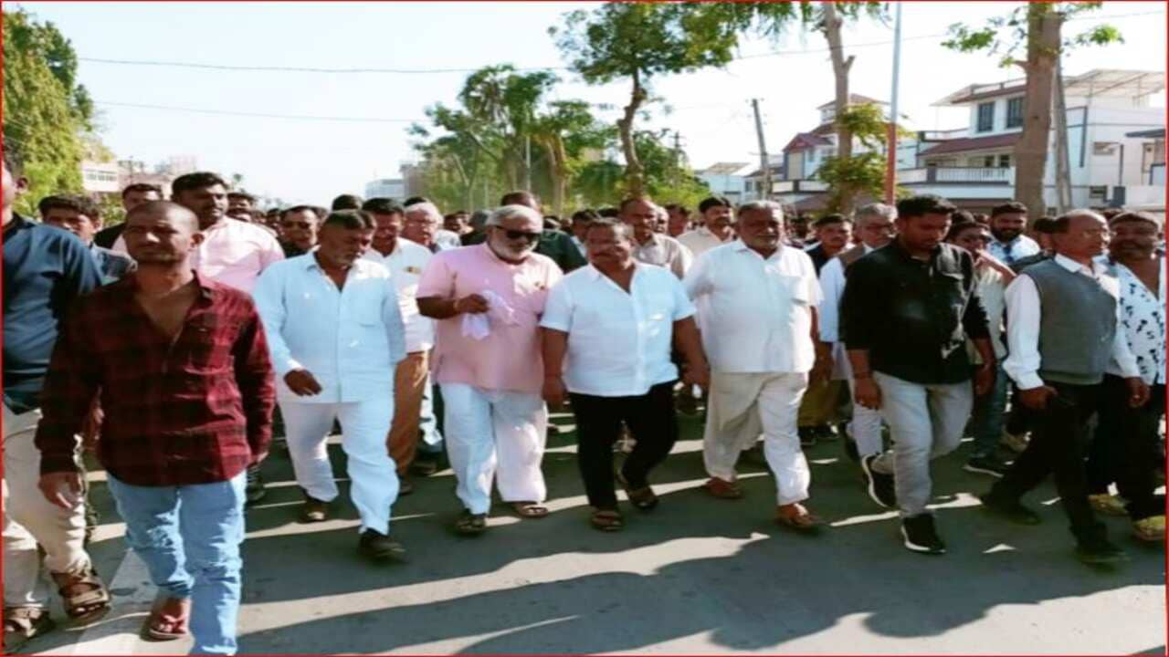 Video: ગીરસોમનાથમાં લવ જેહાદ, સોહેલ નામનો પરિણીત યુવક યુવતીને ભગાડી જતા ગામ લોકોમાં ભારોભાર રોષ, પાળ્યો સજ્જડ બંધ