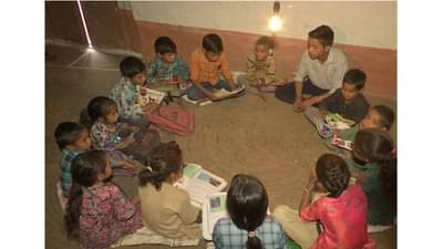 જમ્મુ કાશ્મીરના ગામમાં 75 વર્ષ બાદ પહોચી વીજળીથી લોકોમાં ખુશીનો માહોલ, કહ્યું સરકારનો આભાર