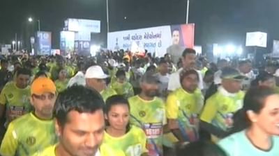 Vadodara : હેરિટેજ થીમ પર ગુજરાતની સૌથી મોટી મેરેથોન યોજાઈ, હર્ષ સંઘવી મેરેથોનમાં 5 કિલોમીટર દોડ્યા