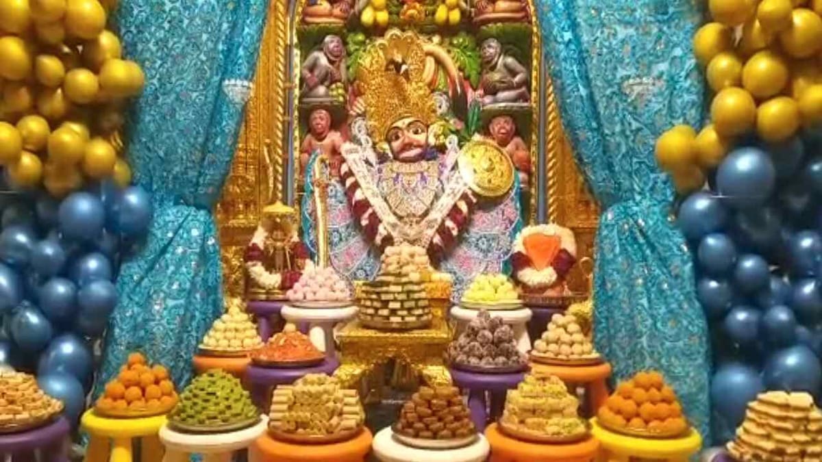 Botad: શનિશ્વરી અમાસ નિમિત્તે કષ્ટભંજન દેવને વિશેષ શણગાર,ઉમટ્યું ભક્તોનું ઘોડાપૂર