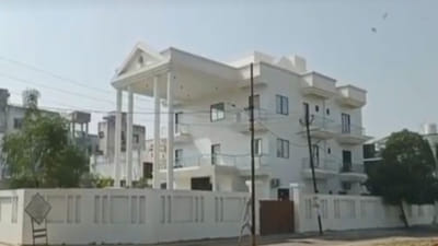 Vadodara : બહુચર્ચિત 100 કરોડના સરકારી જમીન કૌભાંડની તપાસ તેજ, જમીનનું ટાઇટલ ક્લિયર સર્ટિફિકેટ લાવી આપનાર વકીલને નોટિસ પાઠવાઈ