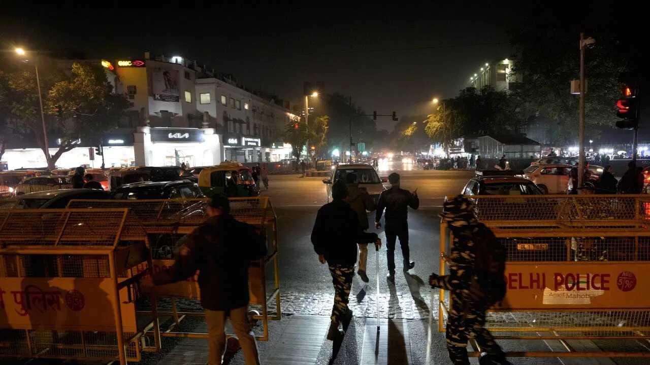 નવા વર્ષ નિમિત્તે પોલીસ દ્વારા પણ કડક સુરક્ષા વ્યવસ્થા ગોઠવવામાં આવી છે, જેથી ક્યાંય પણ કોઈને કોઈ મુશ્કેલી ન પડે.