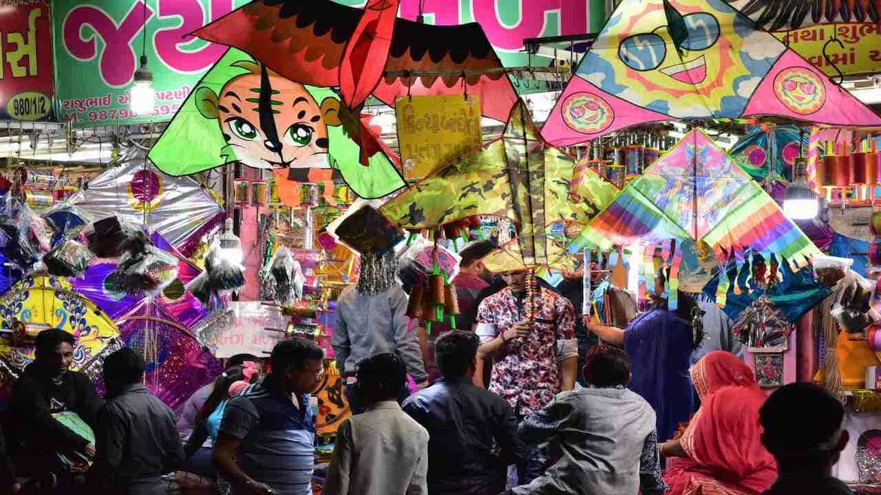 Anand : પતંગ માટે પ્રખ્યાત ખંભાતમાં ખરીદી કરવા ઉમટયા પતંગ રસિકો