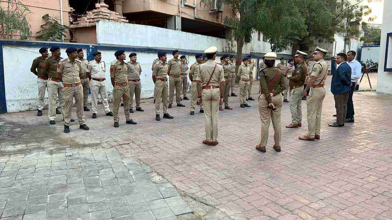 Ahmedabad: હવેથી દર મંગળવારે શહેરના કોઈપણ એક પોલીસ સ્ટેશનમાં પોલીસ કમિશનર યોજશે ટી મિટીંગ