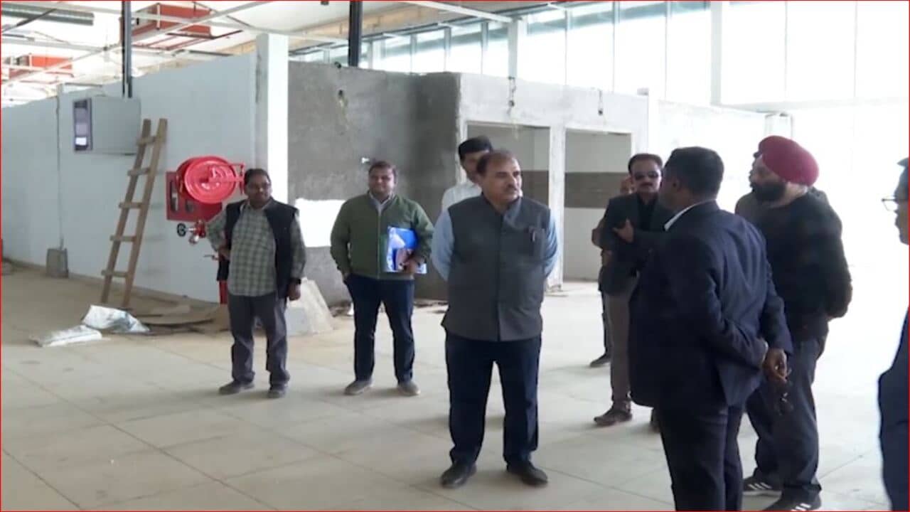 Video: રાજકોટના હિરાસર ઈન્ટરનેશનલ ગ્રીન ફિલ્ડ ઍરપોર્ટનું એપ્રિલ મહિનામાં થશે લોકાર્પણ, 97 ટકા કામગીરી પૂર્ણ