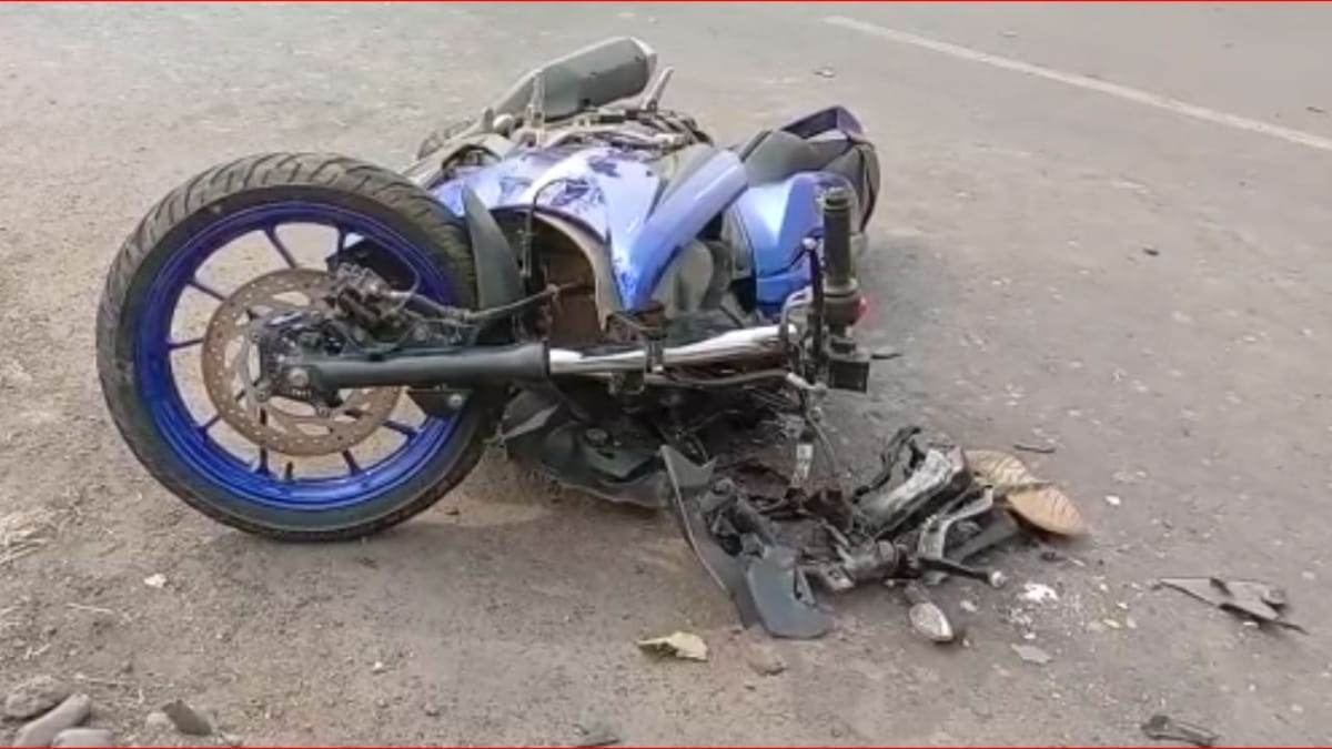 વલસાડ : ધરમપુર નજીક ટેમ્પો અને બાઈક વચ્ચે ગમખ્વાર અકસ્માત, ઘટના સ્થળે 19 વર્ષીય યુવકનું કમકમાટી ભર્યું મોત, ટેમ્પો ચાલક ફરાર