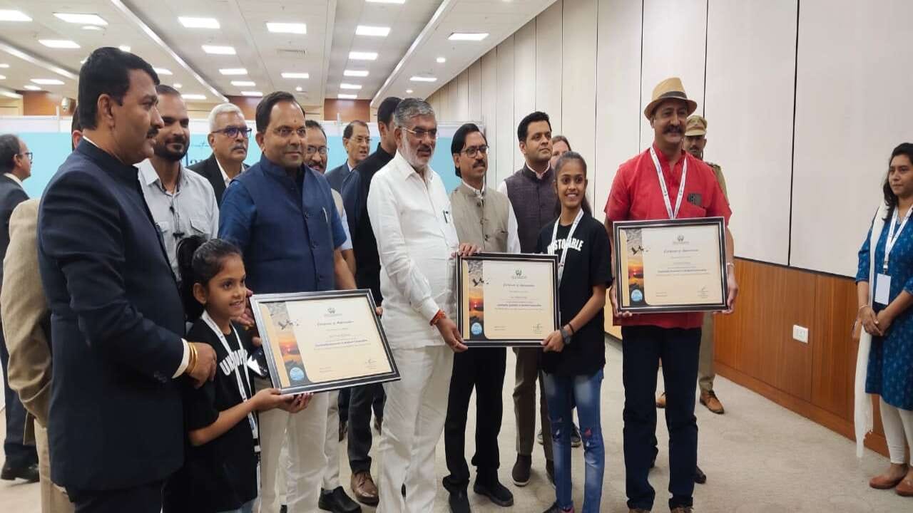 વડોદરાના ભાયલી વિસ્તારના બાળકોનો પર્યાવરણ અને પક્ષીપ્રેમ લાવ્યો રંગ, રાજ્યસ્તરે થયુ સન્માન