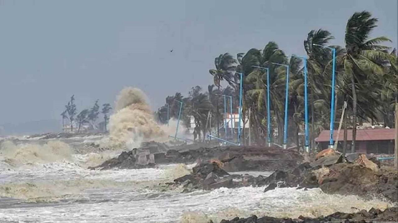 Cyclone: આફ્રિકાના મેડાગાસ્કર દેશમાં વાવાઝોડાથી હાહાકાર, 30ના મોત, 20 લાપતા, 33 હજાર લોકો બેઘર