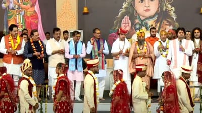 Bageshwar Dham: બાગેશ્વર બાબાએ ફરી હિન્દુ રાષ્ટ્ર પર આપ્યું નિવેદન, મંચ પર CM શિવરાજ સિંહ ચૌહાણ સહિત ઘણા સાધુ સંતો હાજર