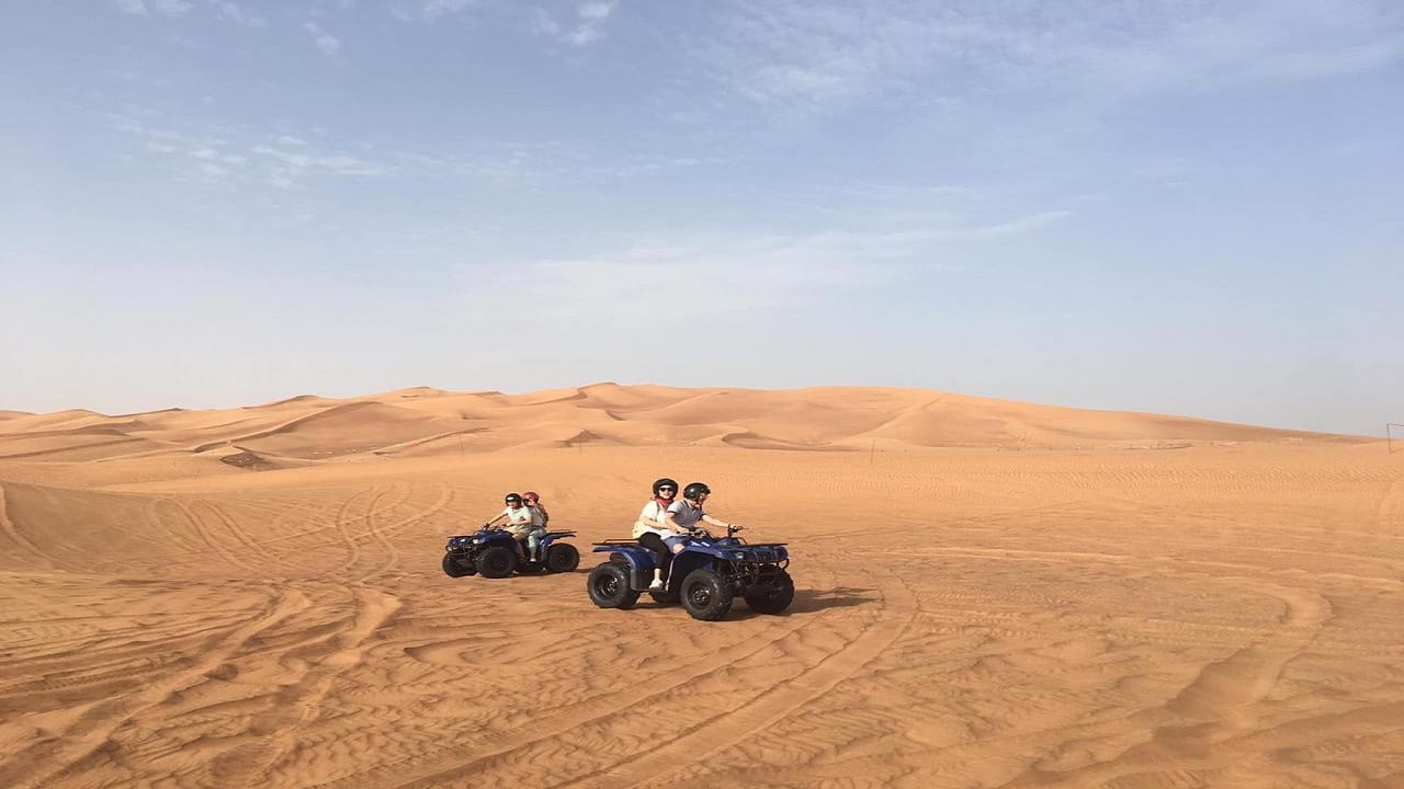 એન્ટ્રી ડેટથી 6 મહિના માટે માન્ય પાસપોર્ટની JPEG ફોર્મેટમાં કલર સ્કેન કરેલી કોપી હોવી જોઈએ. પાન કાર્ડ, કેટલાક નવા પાસપોર્ટ સાઇઝના ફોટોગ્રાફ અને આધારની જરૂર પડી શકે છે.