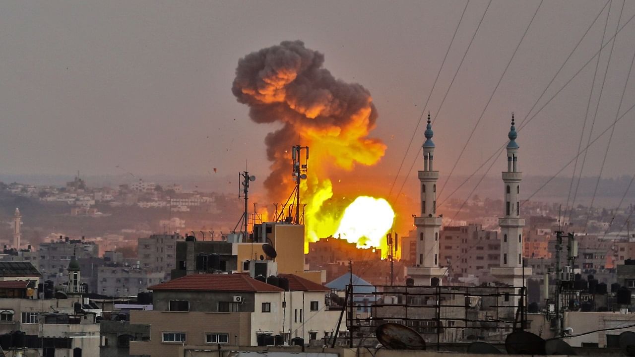 Airstrike Between Gaza And Israel: હમાસની ધમકી બાદ ઈઝરાયેલે ગાઝા પટ્ટી પર કર્યો રોકેટથી હુમલો - Gujarati News | Israel launched a rocket attack on the Gaza Strip after the Hamas threat -