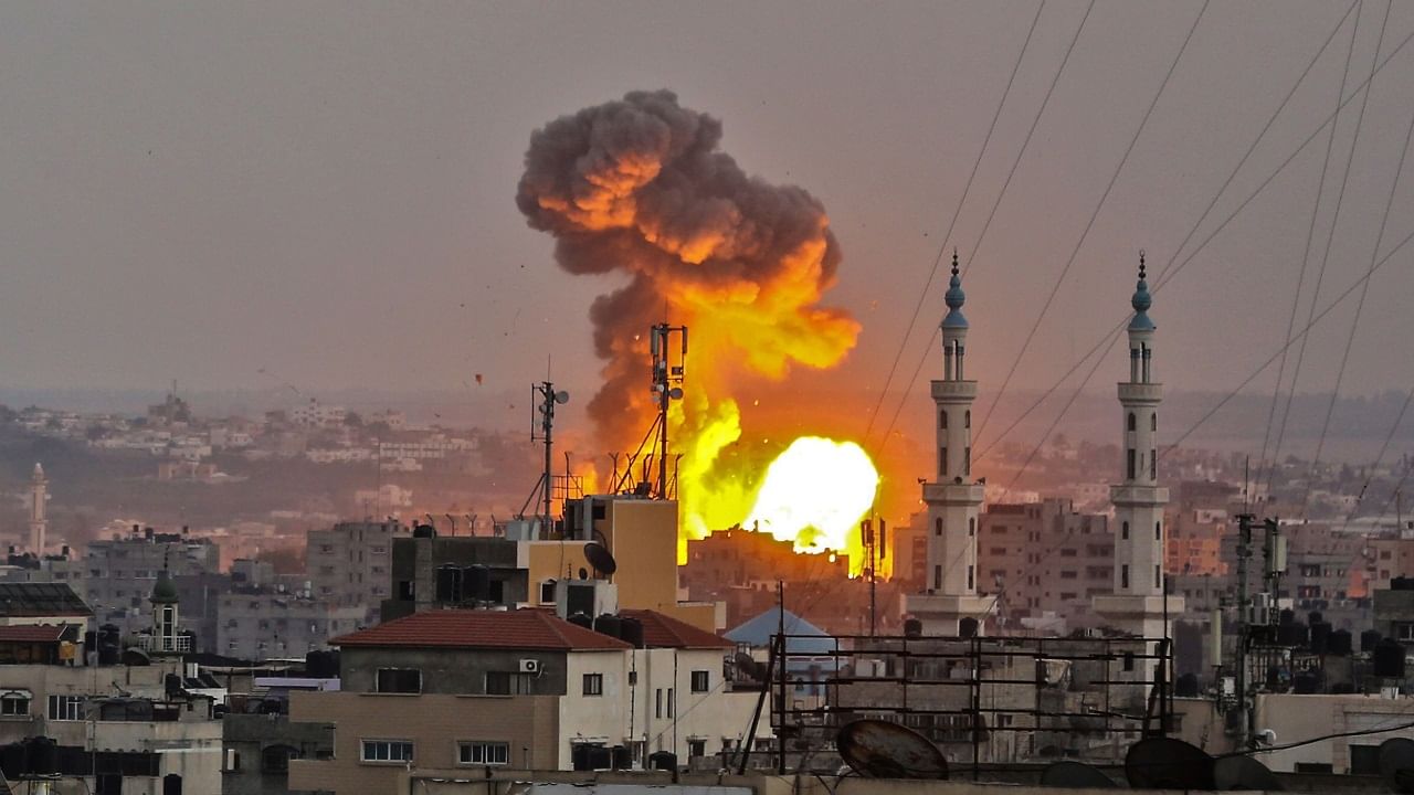 Airstrike Between Gaza And Israel: હમાસની ધમકી બાદ ઈઝરાયેલે ગાઝા પટ્ટી પર કર્યો રોકેટથી હુમલો