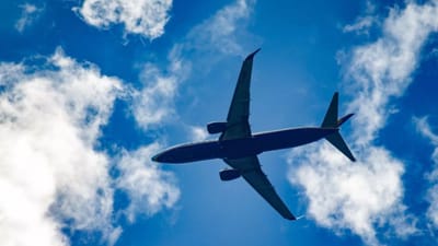 ઉડ્ડયન ક્ષેત્રમાં તેજીની લહેર ! ફેબ્રુઆરીમાં 4,20,000 લોકોએ કરી હવાઇ મુસાફરી, કોવિડ બાદ બન્યો નવો રેકોર્ડ