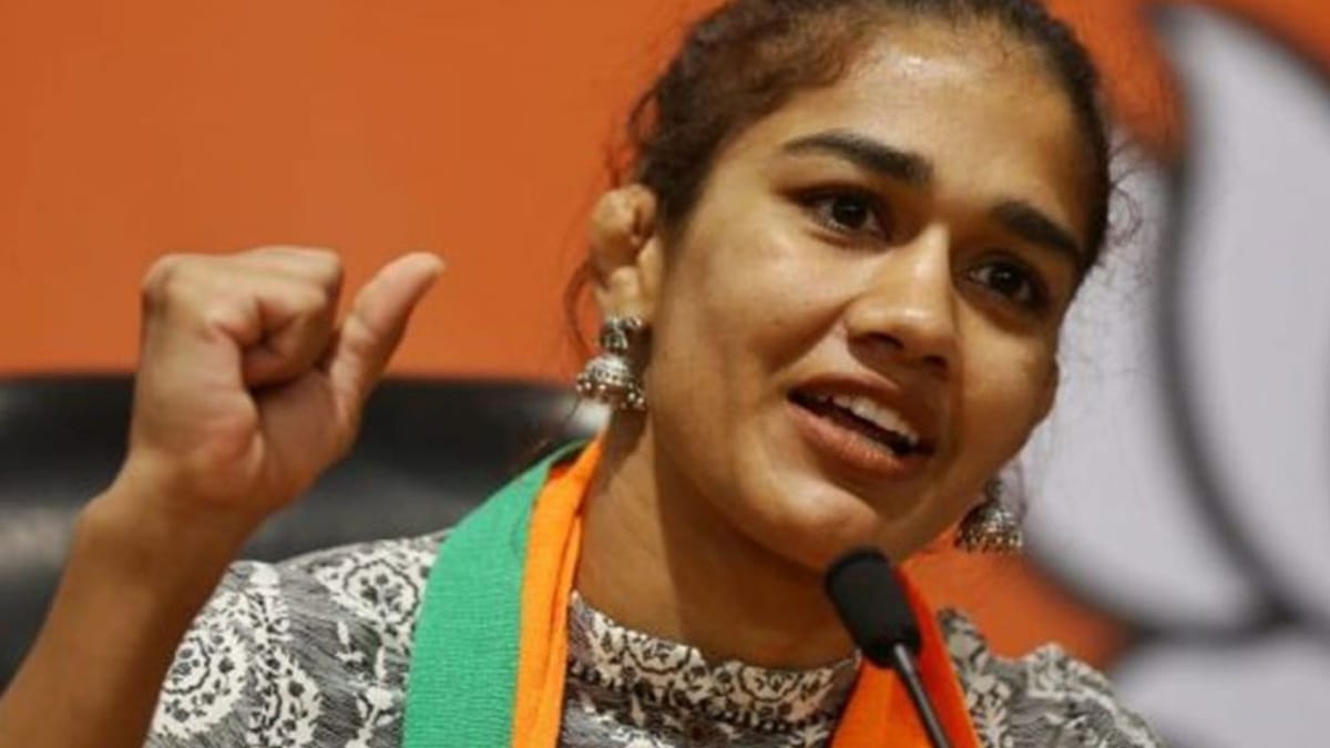 રેસલિંગ ફેડરેશન પર લાગેલા આરોપોની તપાસ સમિતિમાં બબીતા ​​ફોગાટને સામેલ કરાઈ