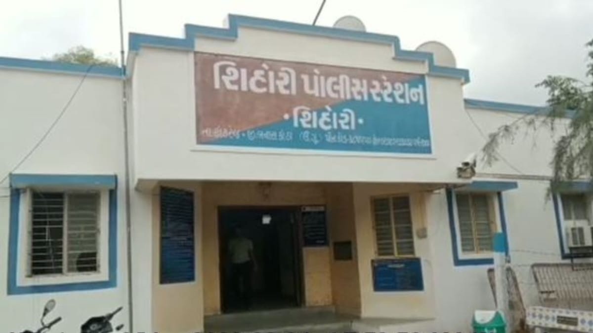 Banaskantha : કાંકરેજ તાલુકાના ખીમાણા ગામમાં બનાસ બેંકના કેશિયરે મેનેજરના ત્રાસથી આપઘાત કર્યાની ફરિયાદ, સુસાઇડ નોટના આધારે તપાસ શરૂ કરાઇ