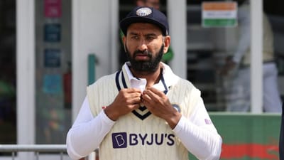 ગુરુવાર 9 ફેબ્રુઆરીથી ભારત અને ઓસ્ટ્રેલિયા વચ્ચે બોર્ડર ગાવાસ્કર ટ્રોફીની શરુઆત થવા જઈ રહી છે. ઓસ્ટ્રેલિયન ટીમ સતત વિરાટ કોહલી અને રવિચંદ્રન અશ્વિનના નામથી મુશ્કેલી હોવાનો માહોલ દર્શાવી રહી છે. જોકે આ બંને સિવાય ભારતીય ટીમમાં ઓસ્ટ્રેલિયા માટે ખતરારુપ બીજા પણ કેટલાક ખેલાડીઓ છે. જેમાંથી એક નામ ચેતેશ્વર પુજારાનુ છે. પુજારા મજબૂત દિવાલ ઓસ્ટ્રેલિયા સામે મનાય છે.