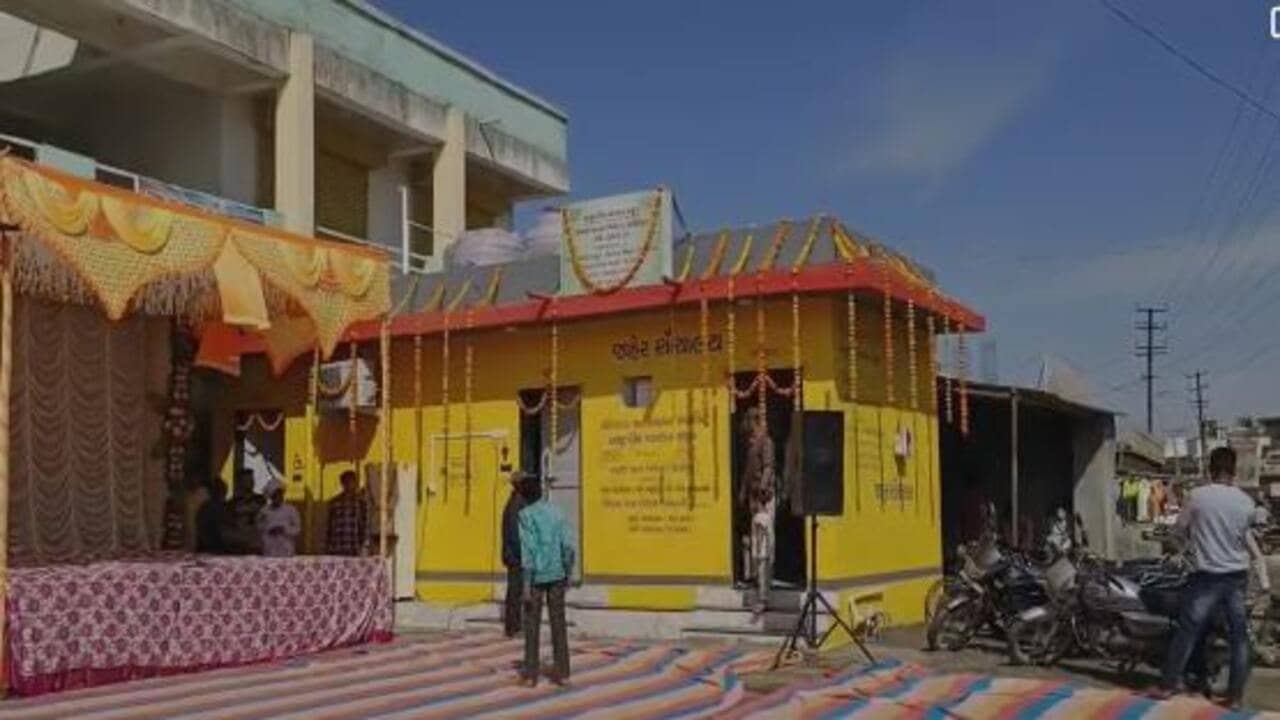 Gujarat video: ધોકડવા ગામમાં ખજૂરભાઇના હસ્તે આર.ઓ પ્લાન્ટ અને A.C. શૌચાલયનું થયું લોકાર્પણ, જુઓ Video