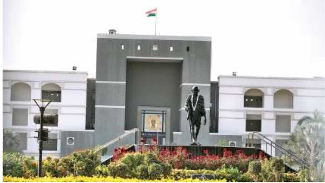 Gujarati Video: ગુજરાત હાઈકોર્ટે ઈ-ટ્રાફિક કોર્ટ નિમવા રાજ્યના ચીફ સેક્રેટરીને કર્યો આદેશ, તાત્કાલિક કામગીરી કરવા તાકીદ