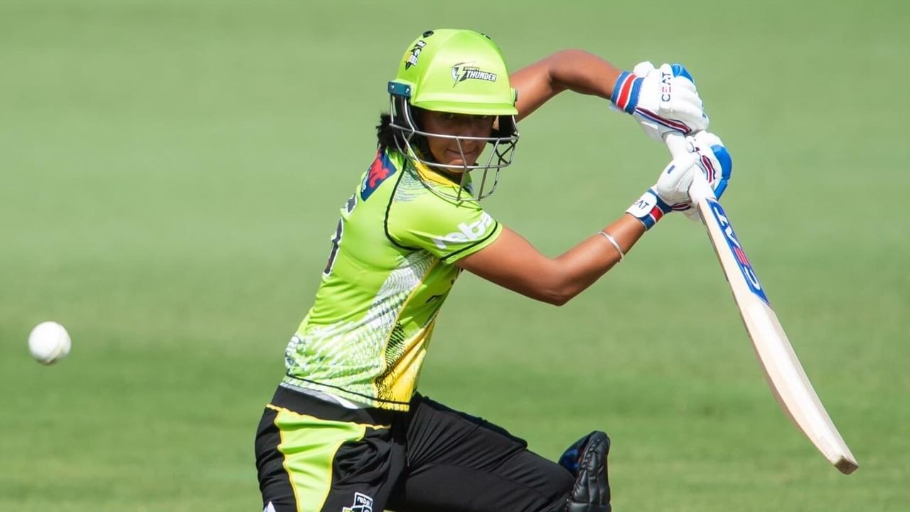 હરમનપ્રીત કૌરે બીગ બેશ લીગમાં શાનદાર પ્રદર્શન કર્યુ છે. જ્યાં તેણે 44 ઈનીંગ રમીને 1119 રન નોંધાવ્યા છે. બીગ બેશ લીગમાં હરમનપ્રીતની સરેરાશ 40થી વધારે છે. અહીં તે 27 વિકેટ પણ પોતાના નામે કરી ચુકી છે. 