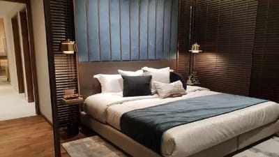 જો તમે ટ્રેનમાં મુસાફરી કરો છો અને તમારી પાસે કન્ફર્મ ટ્રેન ટિકિટ છે, તો તમે 40 રૂપિયામાં 48 કલાક સુધી આલીશાન રૂમમાં રહી શકો છો. તમને ભારતીય રેલ્વેના રિટાયરિંગ રૂમમાં લક્ઝરી હોટલની તમામ સુવિધાઓ મળે છે. તમને મોટા ભાગના મોટા સ્ટેશનો પર આ સુવિધા મળશે.