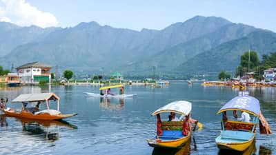 Tour Package : ગરમીની સીઝનમાં કાશ્મીરની વાદીઓ ફરવા માટે IRCTC લાવ્યું પેકેજ, હવાઈ યાત્રાનો મળશે લાભ