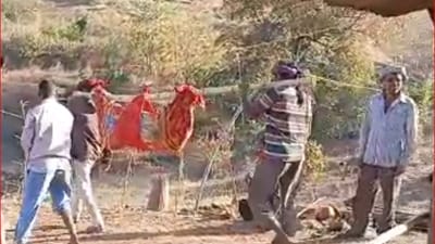 Gujarati Video : છોટાઉદેપુરના કુકરદા ગામની ઘટના, 108 હોસ્પિટલ પહોંચે તે પહેલા જ એમ્બ્યુલન્સમાં મહિલાએ આપ્યો બાળકને જન્મ