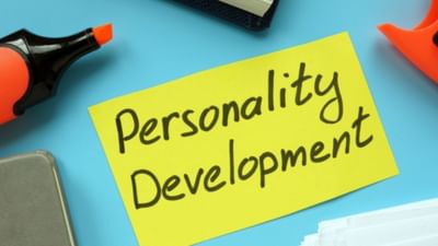 વ્યક્તિત્વ વિકાસનો અર્થ માત્ર સારા કપડા પહેલીને અંગ્રેજી બોલવું નથી. તેના સિવાય પણ વ્યક્તિત્વ વિકાસ માટે ઘણી વસ્તુઓની જરુર છે. 
