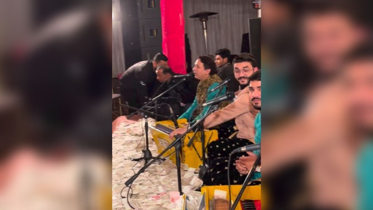 Viral video : 'મેરા દિલ યે પુકારે'નું કવ્વાલી વર્ઝન થયું વાયરલ, પાકિસ્તાની સંગીતકારોએ આયેશા સામે ગાયું ગીત