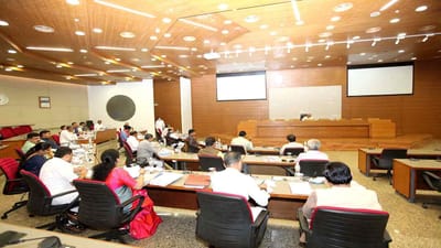 CM ભુપેન્દ્ર પટેલ પોતાની ઓફિસની લાઈટ હવે જાતે બંધ કરશે, વીજળી બચાવવા જાણો મંત્રીઓને શું સૂચના આપી