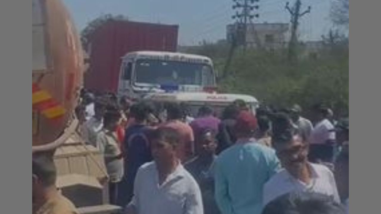 Surat Accident: પુત્રના લગ્નની ખરીદી કરવા જતા માતા-પિતાને અકસ્માત નડયો, ટેન્કરે ટક્કર મારતા નિધન