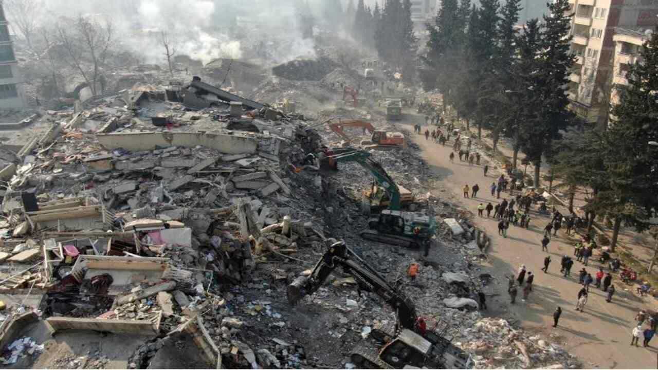 Turkey Earthquake : હજુ પણ આશા જીવંત છે ! કાટમાળમાં 170 કલાક સુધી અનેક શ્વાસ ચાલુ, 40 વર્ષની મહિલા જીવિત મળી