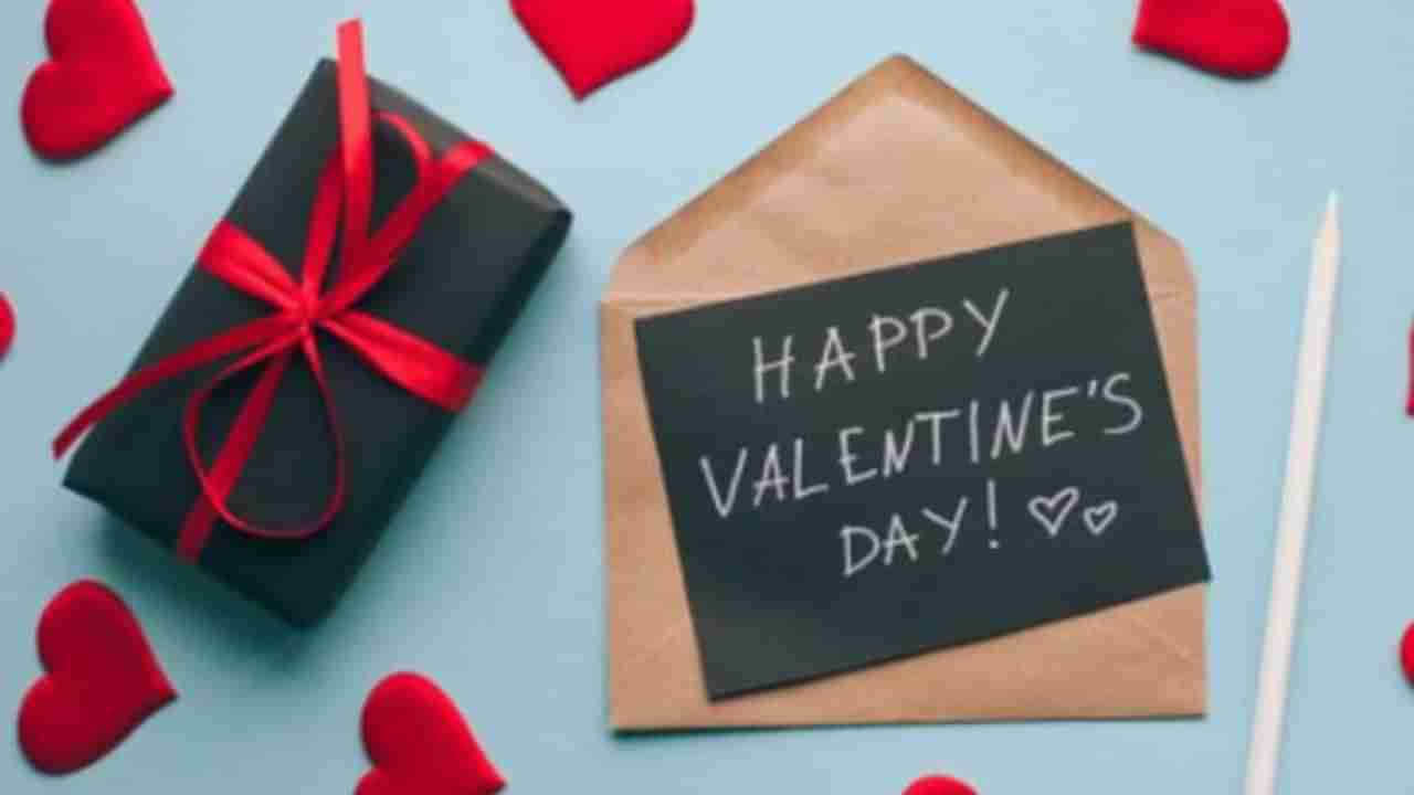 Valentines Day 2023: વેલેન્ટાઈન ડે પર બોયફ્રેન્ડને આ ગિફ્ટ આપીને ખાસ અનુભવ કરાવો, લાંબા સમય સુધી સંબંધોમાં અનુભવાશે તાજગી
