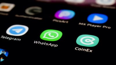 જો તમારા મનમાં પ્રશ્ન છે કે શું WhatsApp હેક થઈ શકે છે. તો જવાબ છે હા. પરંતુ, આ પહેલા જાણી લો કે આવું કરવું સરળ નથી અને આવું કરવું ગેરકાયદેસર પણ છે.