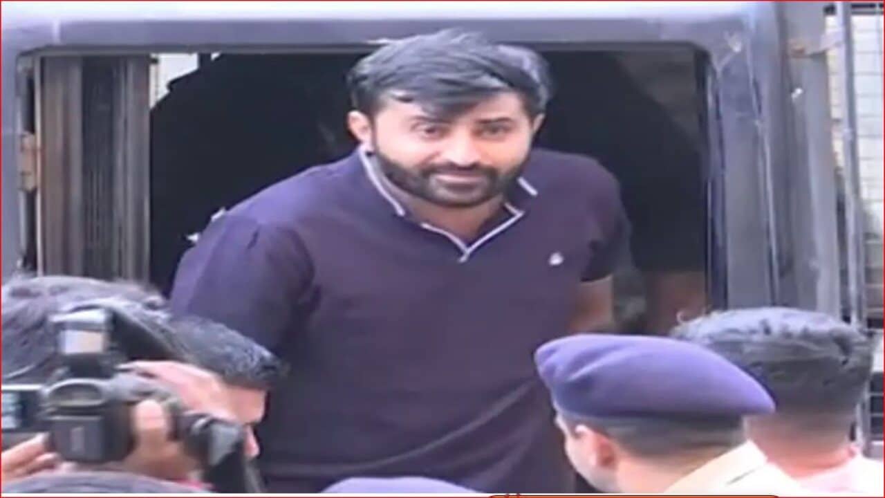 Gujarati Video: લોકસાહિત્યકાર દેવાયત ખવડની મુશ્કેલી વધી, સેશન્સ કોર્ટે રેગ્યુલર જામીન અરજી ફગાવી