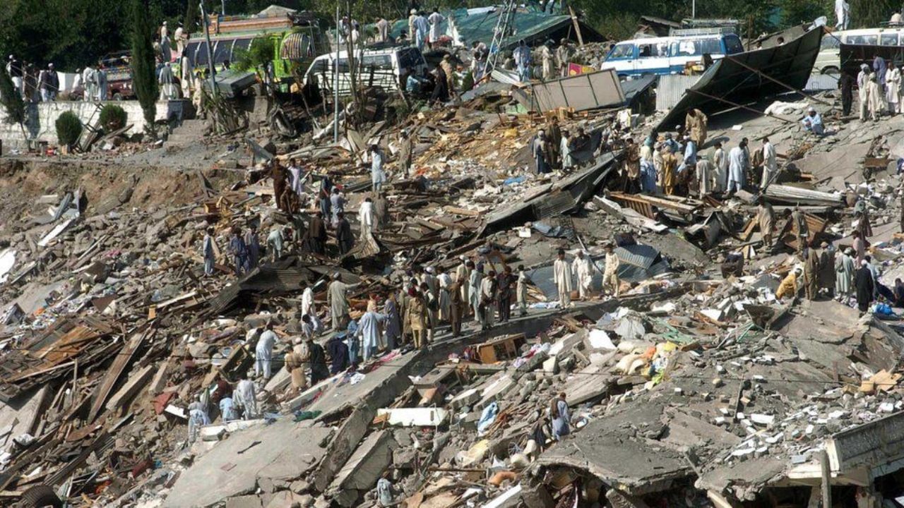 8 ઓક્ટોબર, 2005ના રોજ પાકિસ્તાનના ક્વેટામાં 7.6ની તીવ્રતાનો ભૂકંપ આવ્યો હતો. આ ભૂકંપમાં 75 હજારથી વધારેના મોત અને 80 હજાર લોકો ઘાયલ થયા હતા. જ્યારે 2 લાખ 80 હજાર લોકો ઘર વગરના થયા હતા.