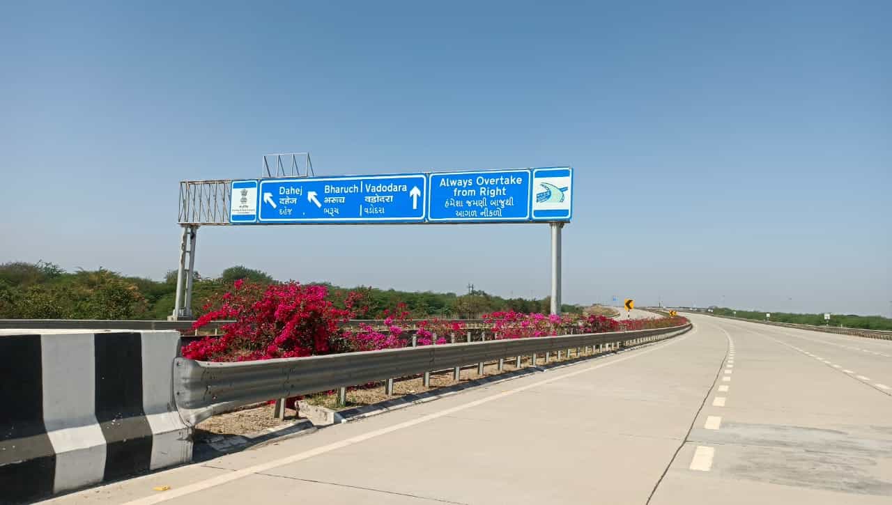 Delhi Mumbai Expressway : અડધા સમયમાં દિલ્લીથી મુંબઈ પહોંચાડશે આ માર્ગ પણ ખિસ્સું હળવું રાખવું પડશે, જાણો ટોલ ટેક્સ પાછળનો ખર્ચ