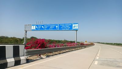 Delhi Mumbai Expressway : અડધા સમયમાં દિલ્લીથી મુંબઈ પહોંચાડશે આ માર્ગ પણ ખિસ્સું હળવું રાખવું પડશે, જાણો ટોલ ટેક્સ પાછળનો ખર્ચ