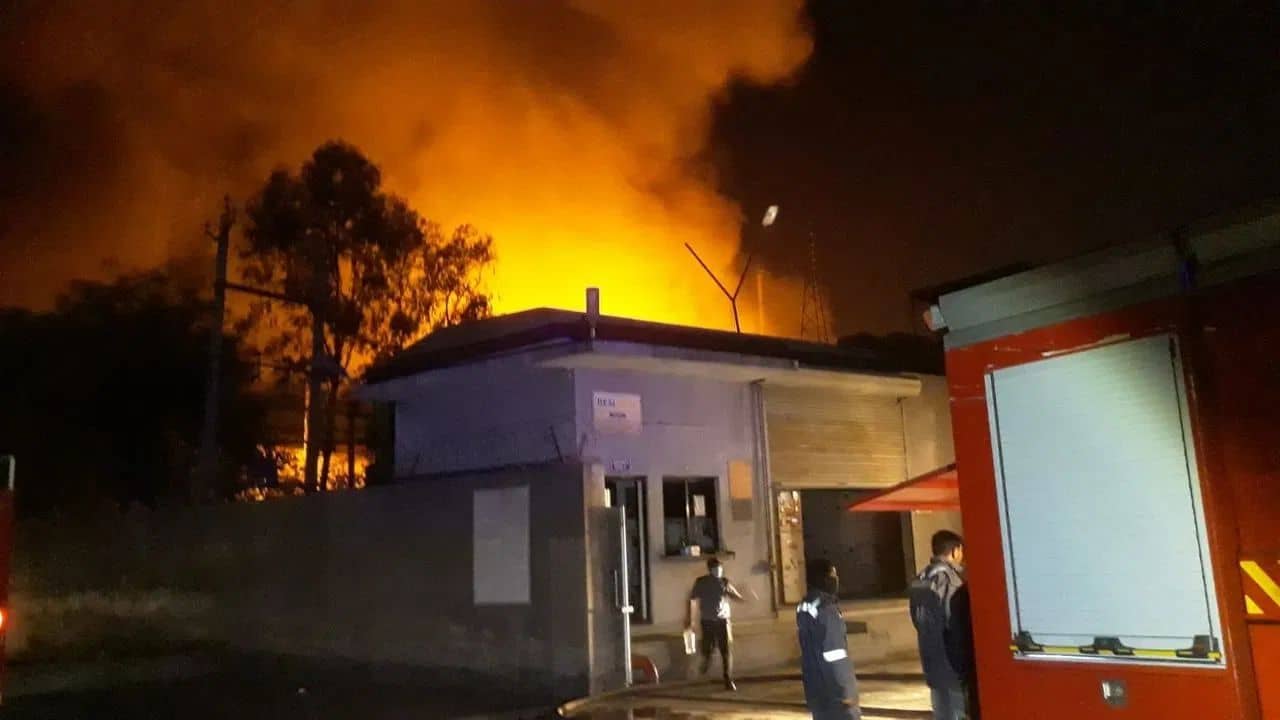 અમદાવાદના એલિસબ્રિજ વિસ્તારમા તક્ષશિલા ઈમારતના 12મા માળે લાગી ભીષણ આગ