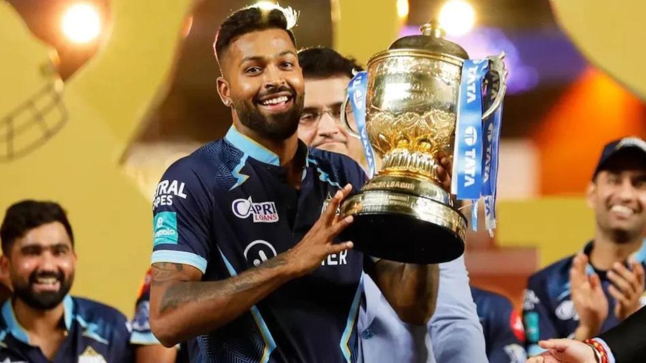 ગુજ્જુ ક્રિકેટર હાર્દિક પંડયા ફરી એકવાર ગુજરાત ટાઈન્ટસના કેપ્ટન રહેશે. તેના નેતૃત્વમાં આ ટીમે પોતાની પ્રથમ સિઝનમાં જ ટાઈટલ જીત્યું હતું. 
