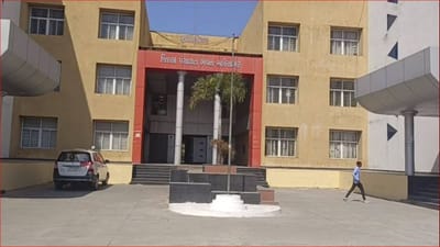 Gujarati Video: લુણાવાડાની શાળામાં આસારામની પૂજા મામલે TPOએ DEOને સોંપ્યો રિપોર્ટ, આચાર્ય સહિતનાને ફટકારી નોટિસ