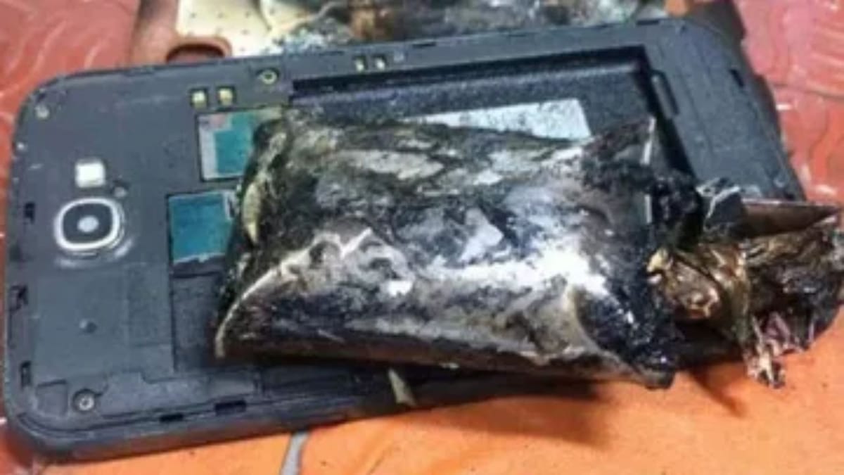 મોબાઈલની બેટરી બ્લાસ્ટ થતા 5 વર્ષીય બાળક ગંભીર થયું ઈજાગ્રસ્ત, રાજસ્થાનથી ડીસાની ખાનગી હોસ્પીટલમાં ખસેડાયો