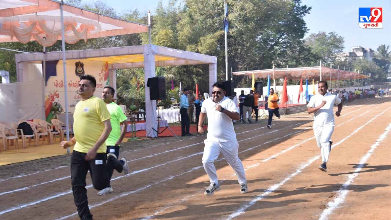 Bharuch Police Athletics Meet 2023 : પોલીસકર્મીઓ ૨૪ કલાક સાતેય દિવસ નોકરી કરે છે. તહેવારની ઉજવણીમાં આપણે સૌ વ્યસ્ત રહીએ છે અને મજા માણીએ છે તે સમયે પણ પોલીસકર્મીઓ તહેવામાં કાયદો અને વ્યવસ્થાની જાળવણીમાં વ્યસ્ત રહે છે. સતત વ્યસ્ત જીવન જીવતા પોલીસકર્મીઓએ આ એથ્લેટીક્સ મીટને મન ભરીને માણવાનો પ્રયાસ કર્યો હતો. 