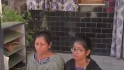 Gujarati Video : રાજકોટના ધોરાજીમાં માનવતા લજવાઈ, ખાનગી ફાઈનાન્સ કંપનીએ લોનના હપ્તાની ચુકવણી ન કરનારાનું ઘર કર્યુ સીલ