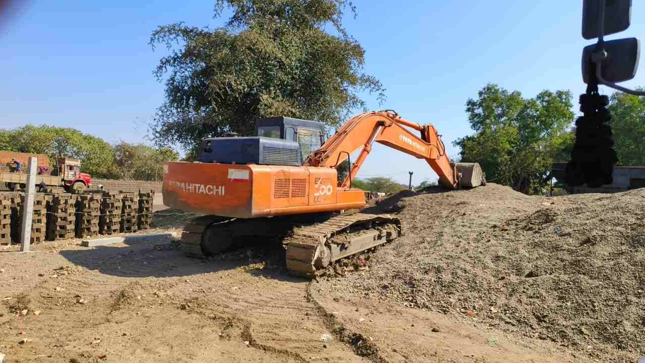 Gujarati Video: વલસાડની ઓરંગા નદીના પટમાં ડ્રેજિંગના બહાને સામે આવી રેતી-ચોરી, વાંચો જિલ્લાના તમામ સમાચાર