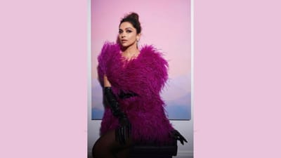 અભિનેત્રી દીપિકા પાદુકોણે હાલમાં જ કેટલીક તસવીરો શેર કરી છે. આ તસવીરોમાં દીપિકા પાદુકોણ મેજેન્ટા કલરના ડ્રેસમાં જોવા મળી રહી છે. આ તસવીરો ઓસ્કાર એવોર્ડ 2023 પછીની છે. આવો એક નજર કરીએ દીપિકાના લૂક પર...
